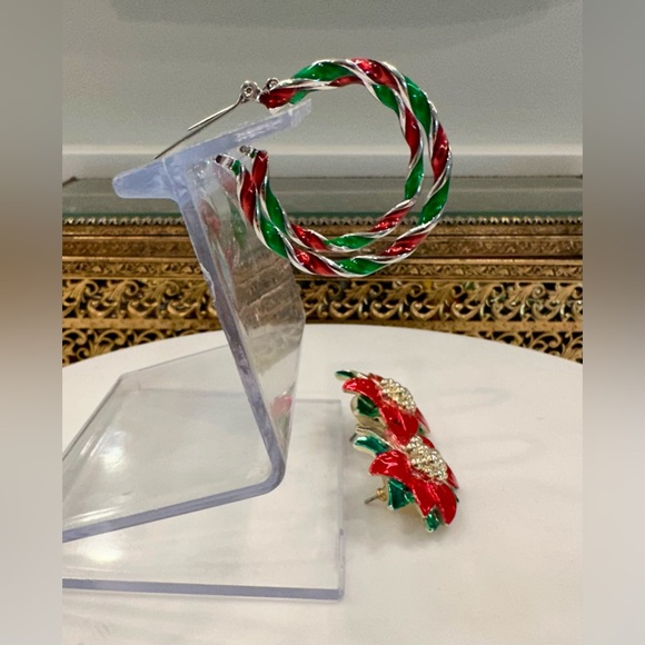 2 Prs Christmas Earrings - Red/Green/Gold/Silver Enamel Costume Jewelry - VGVC - Picture 5 of 17